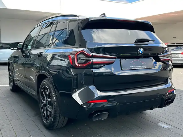 BMW X3 M view 3
