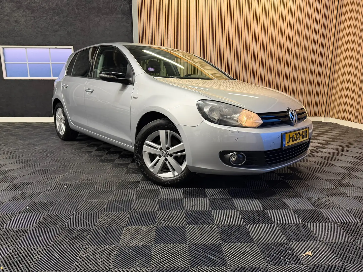 Volkswagen Golf 1.2 TSI Highline Clima Pdc Trekhaak Grijs - 2