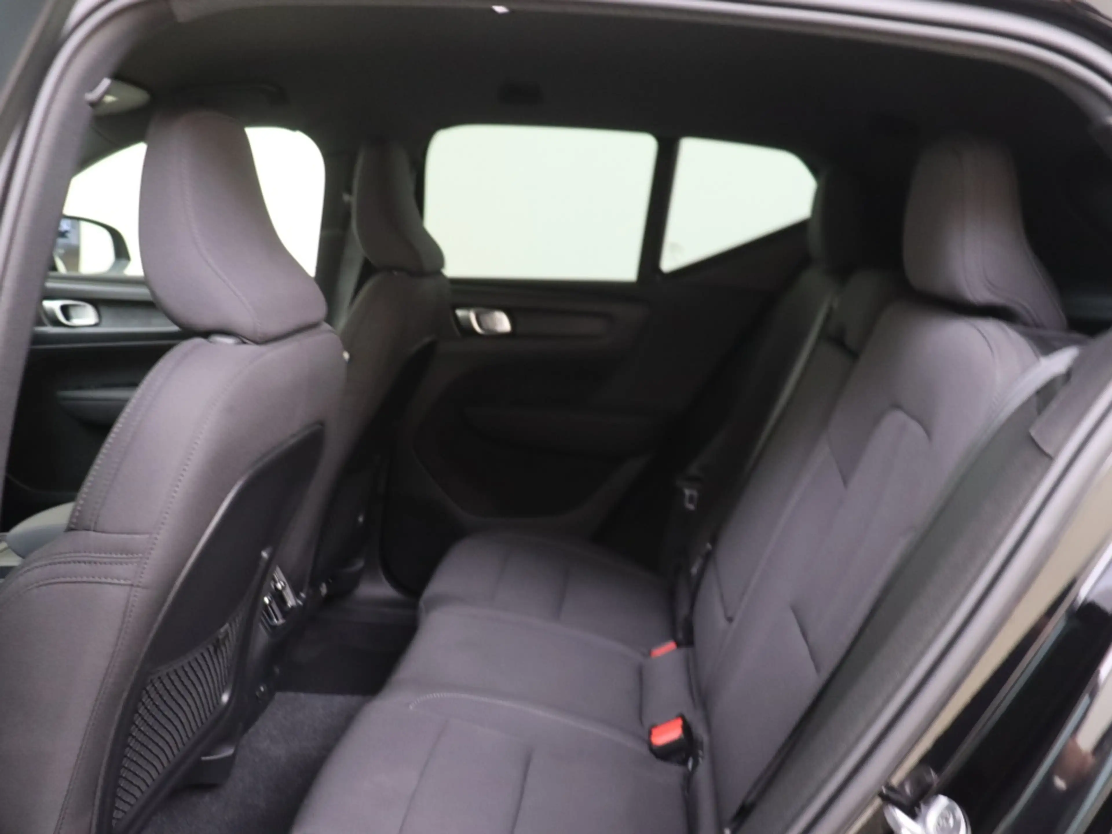 Volvo EX40 Extend. Plus Black Ed. 82kWh | 20" Velgen | Getint — photo 9