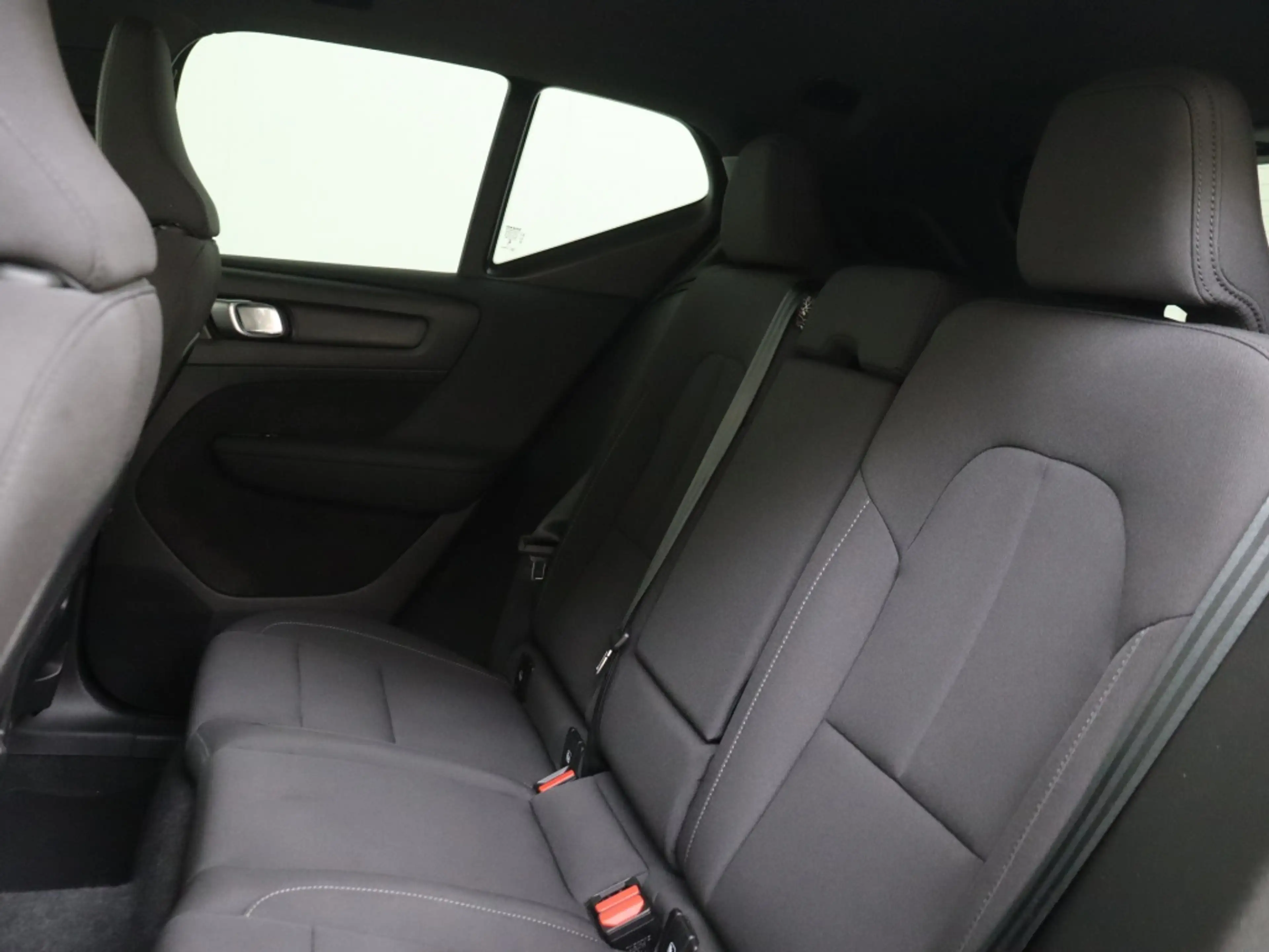 Volvo EX40 Extend. Plus Black Ed. 82kWh | 20" Velgen | Getint — photo 8