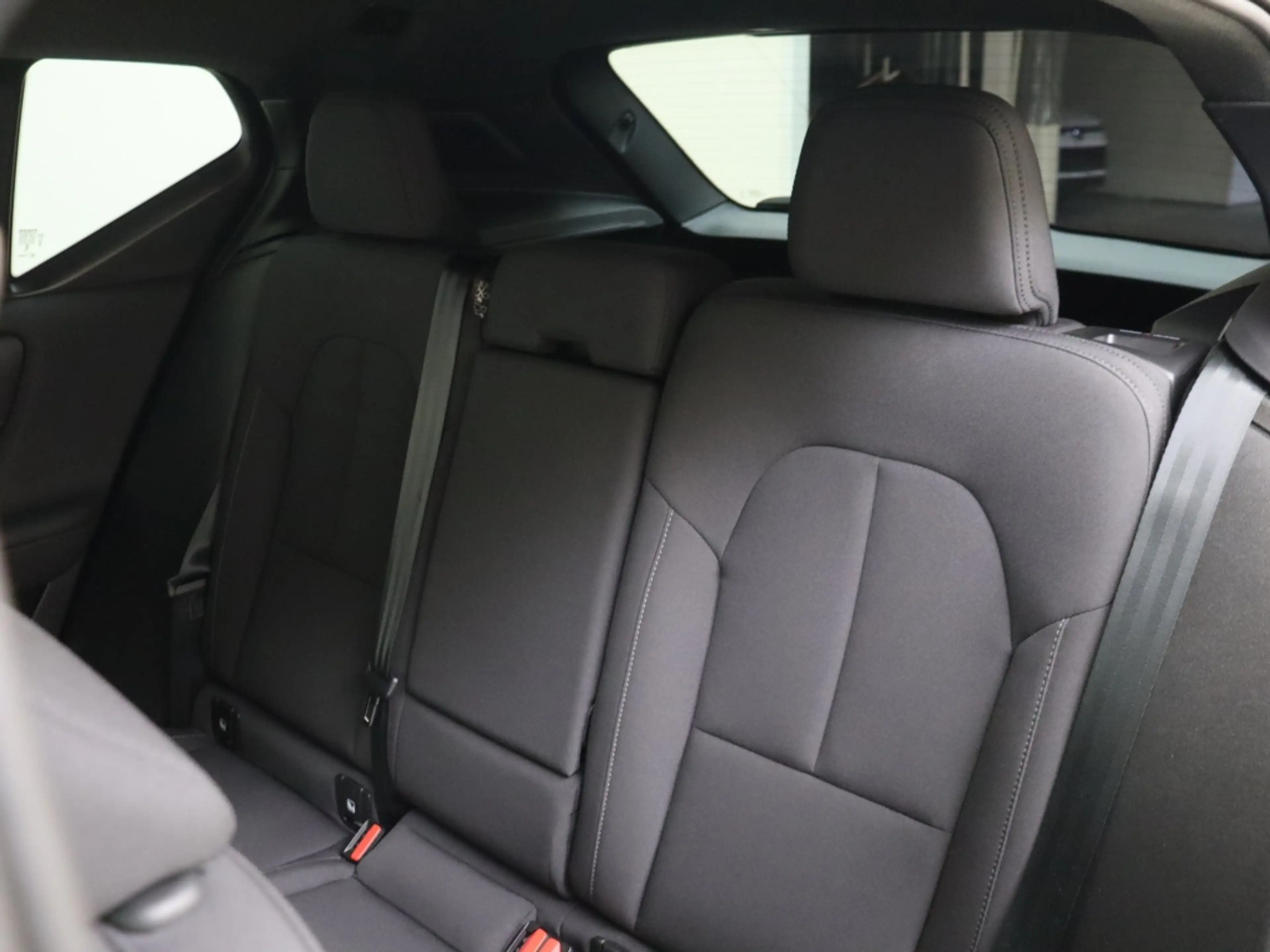 Volvo EX40 Extend. Plus Black Ed. 82kWh | 20" Velgen | Getint — photo 7