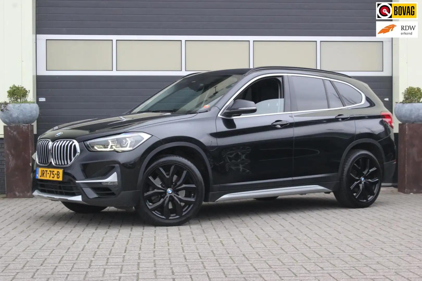 BMW X1 XDrive20i High Executive | Leer | Facelift| Noir - 1