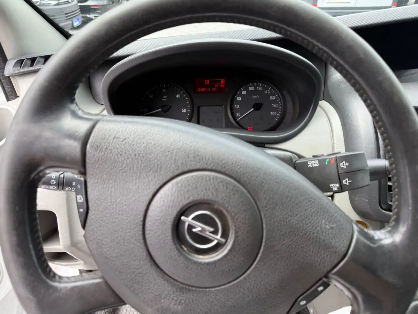 Opel Vivaro VIVARO L2H1 KLIMA AHK DACHTRÄGER TEMPOMAT Blanc - 2