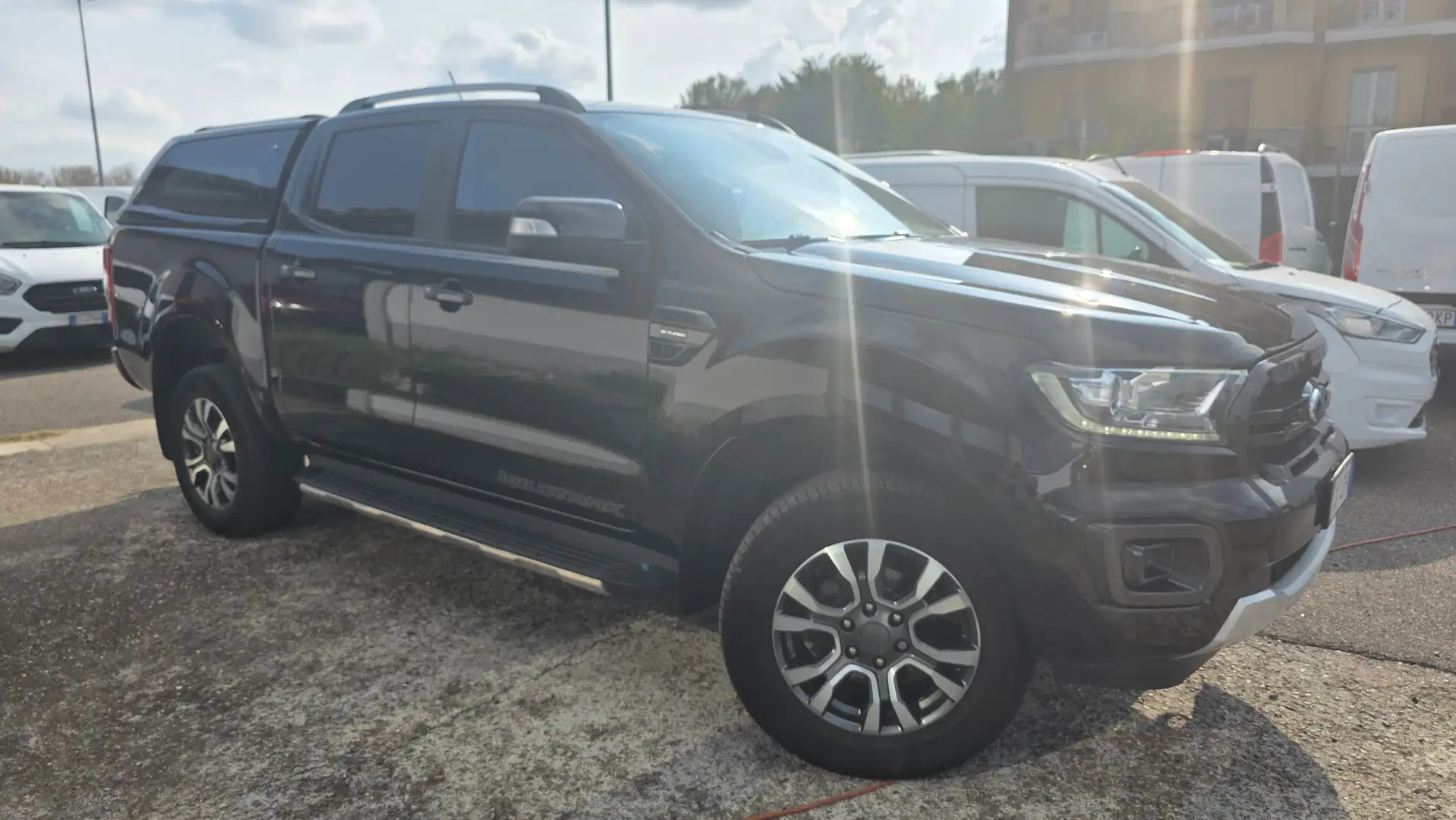 Ford Ranger 2.0 TDCi aut. 213CV DC Wildtrak 5 posti Noir - 1