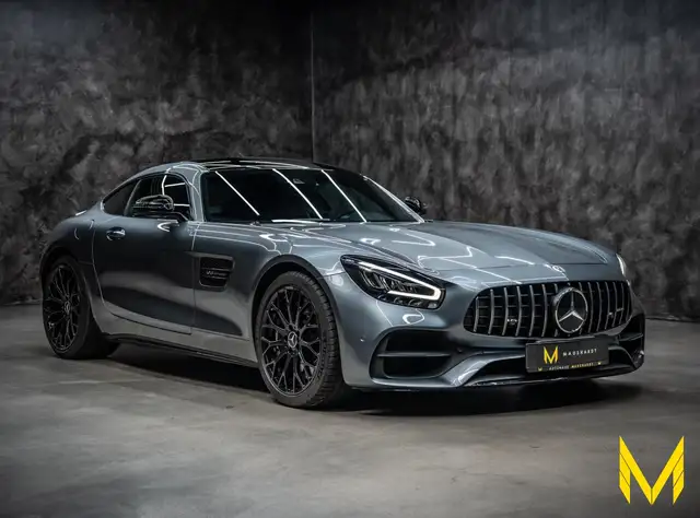 Mercedes-Benz Amg GT view 3