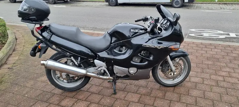 Suzuki GSX 750 - foto 3