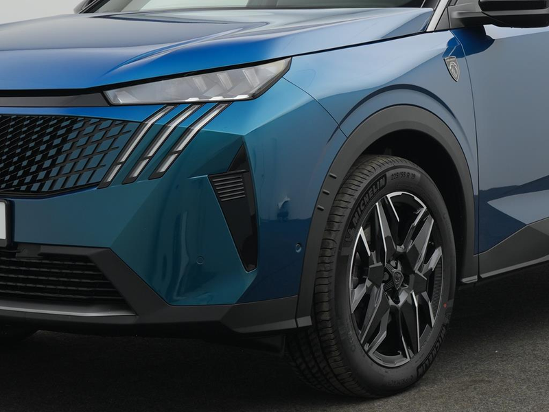 Peugeot 5008 GT HYBRID 145 e-DSC6 — photo 10