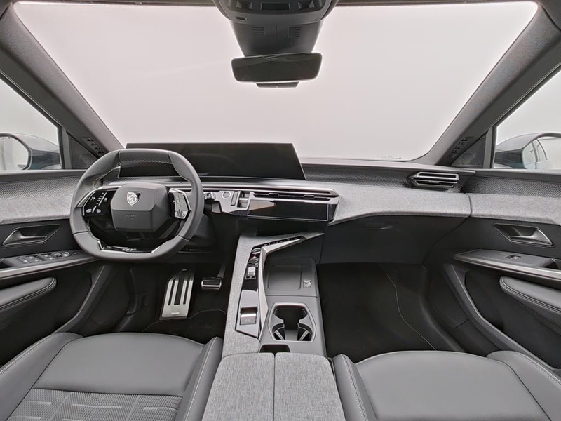 Peugeot 5008 GT HYBRID 145 e-DSC6 — photo 11