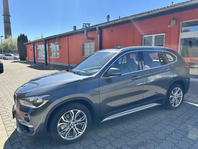 BMW X1 view 3