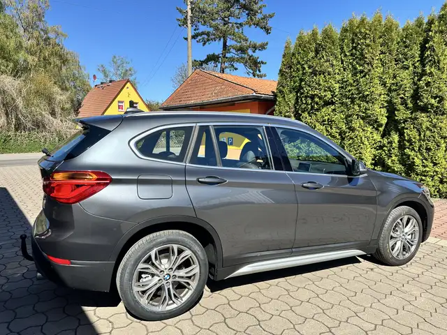 BMW X1 view 4