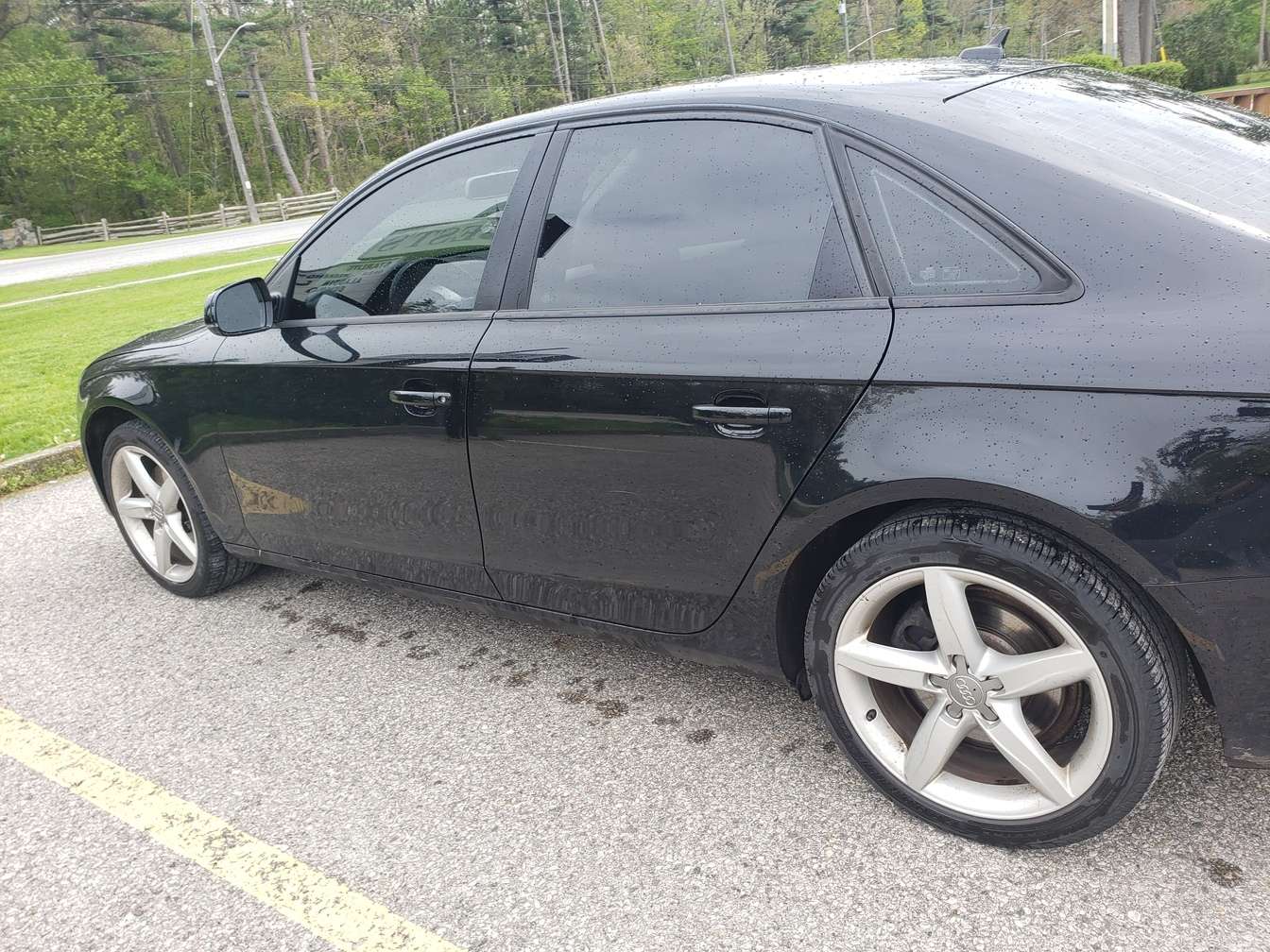 2011 Audi A4 4dr Sdn Man quattro 2.0T alt 2