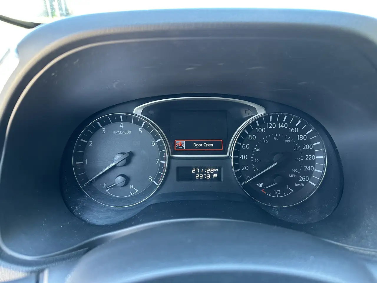 Nissan Pathfinder снимка Nissan Pathfinder
