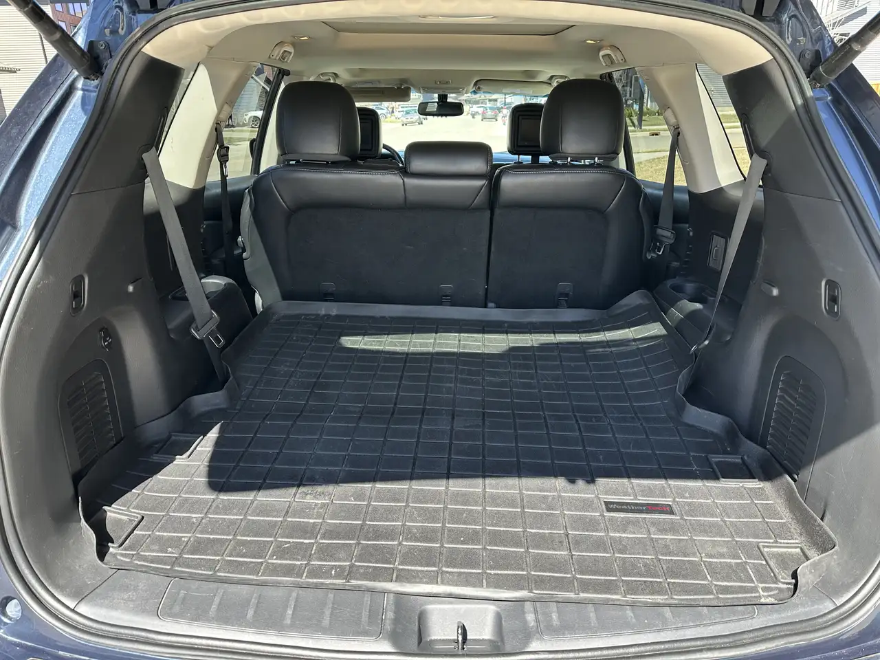 Nissan Pathfinder снимка Nissan Pathfinder