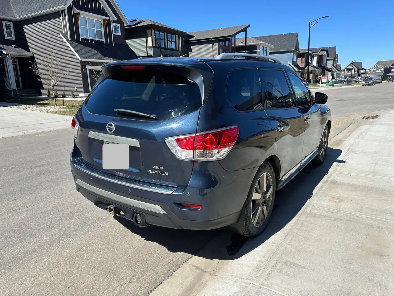 Nissan Pathfinder снимка Nissan Pathfinder