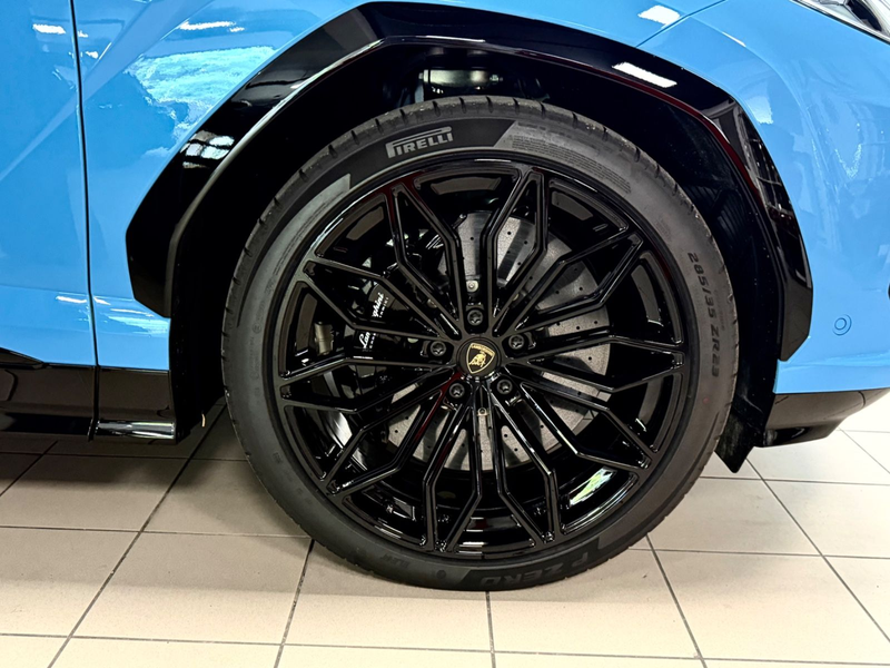 Lamborghini Urus URUS SE BIG-CARBONPACK B&O MASSAGE PR26 FULLOPT! — photo 11