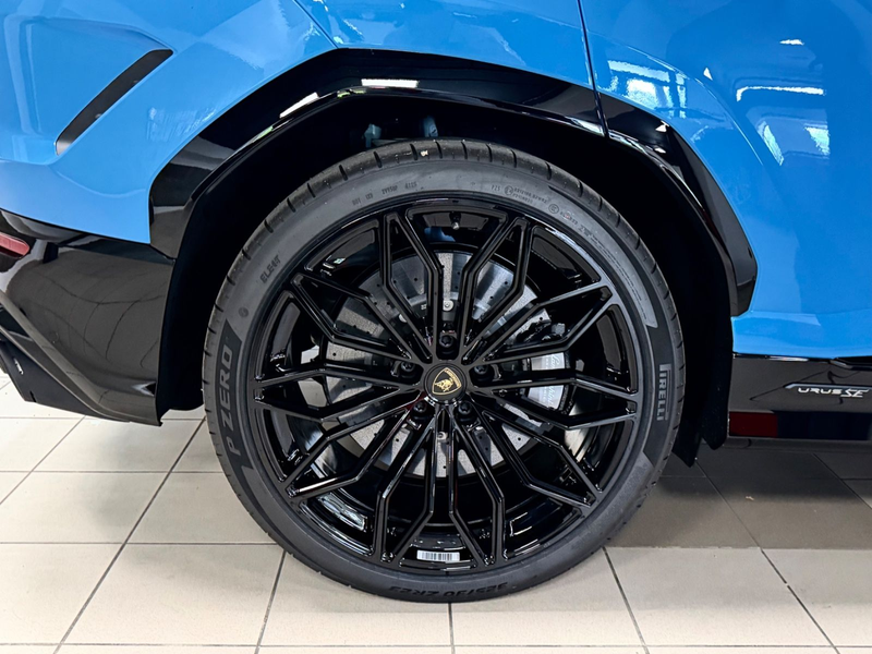 Lamborghini Urus URUS SE BIG-CARBONPACK B&O MASSAGE PR26 FULLOPT! — photo 12