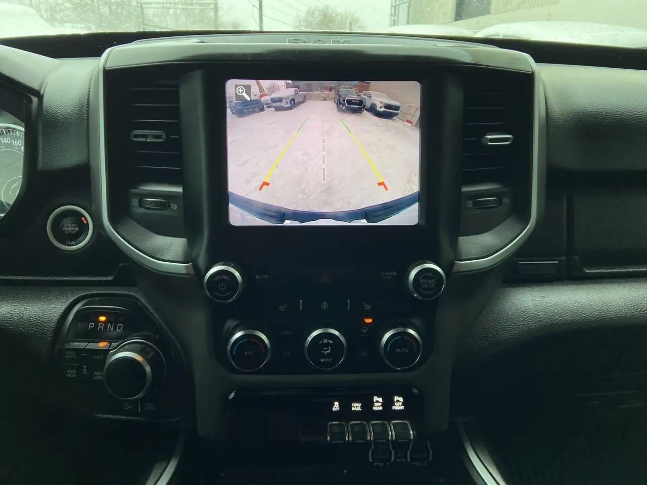 RAM 1500 снимка RAM 1500