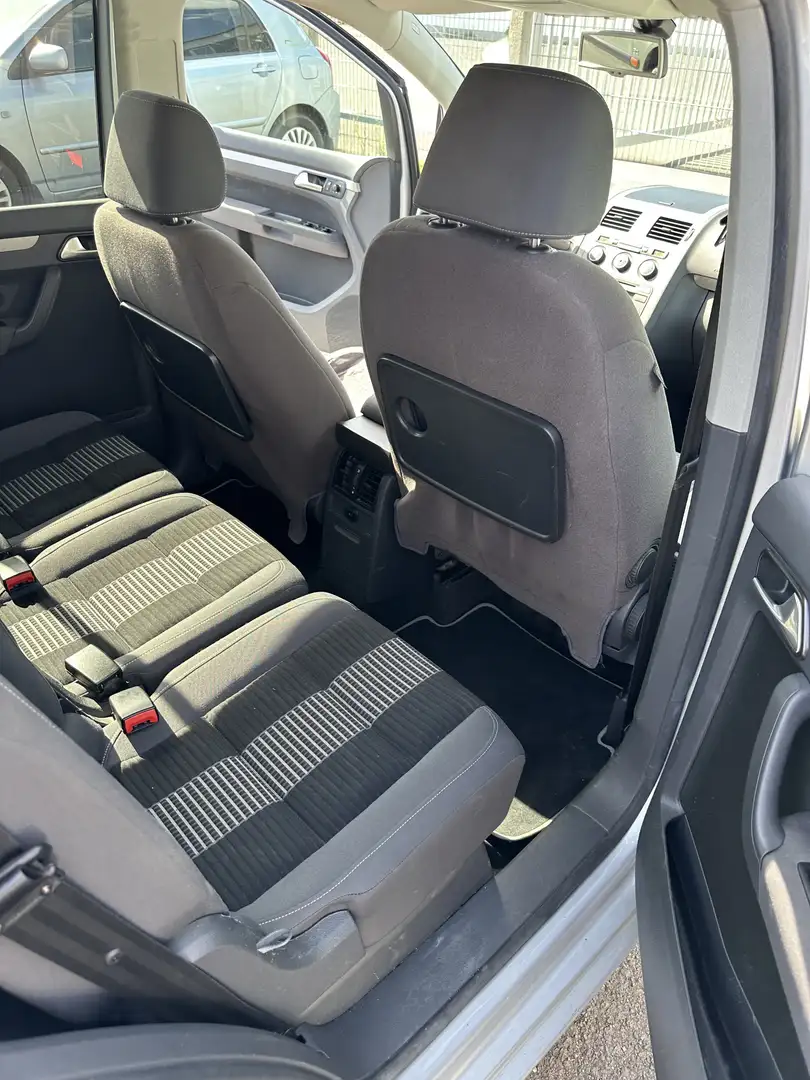 Volkswagen Touran United Grau - 2