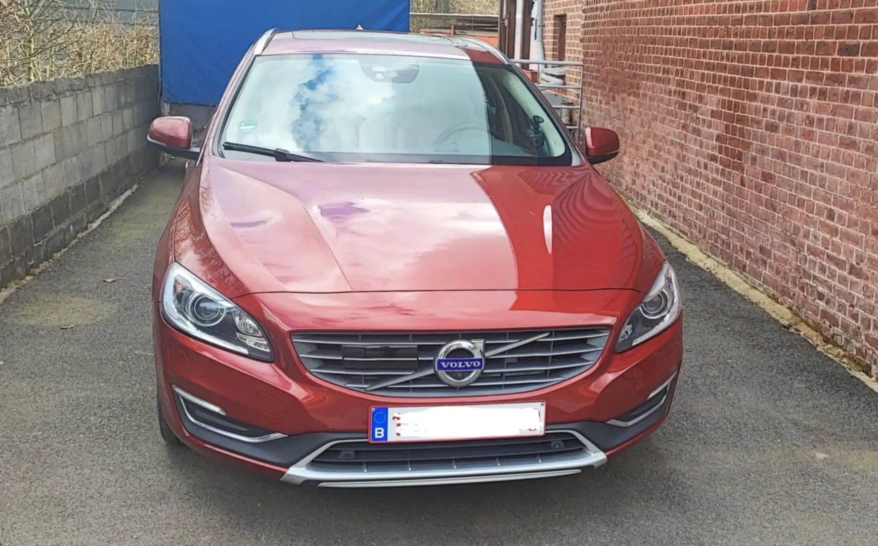 Volvo V60 2.0 T3 Man Summum Rouge - 1