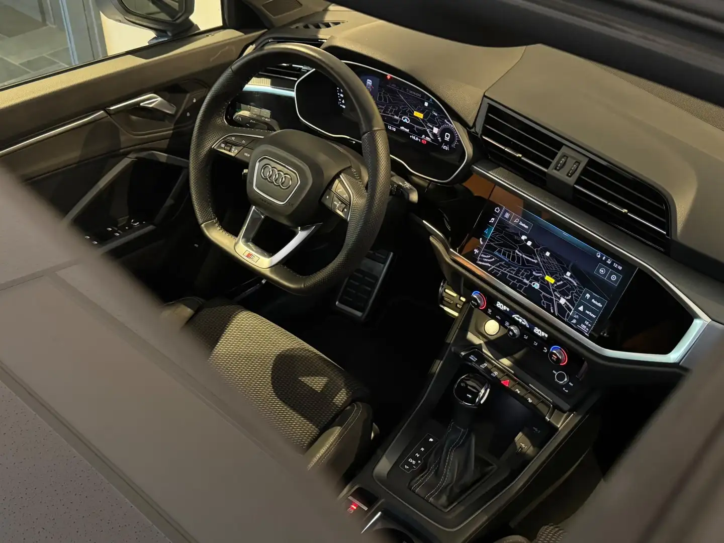 Audi Q3 35 TFSI 3x S-LINE |PANO|MATRIX|360CAMERA|B&O|ACC|P Grau - 2