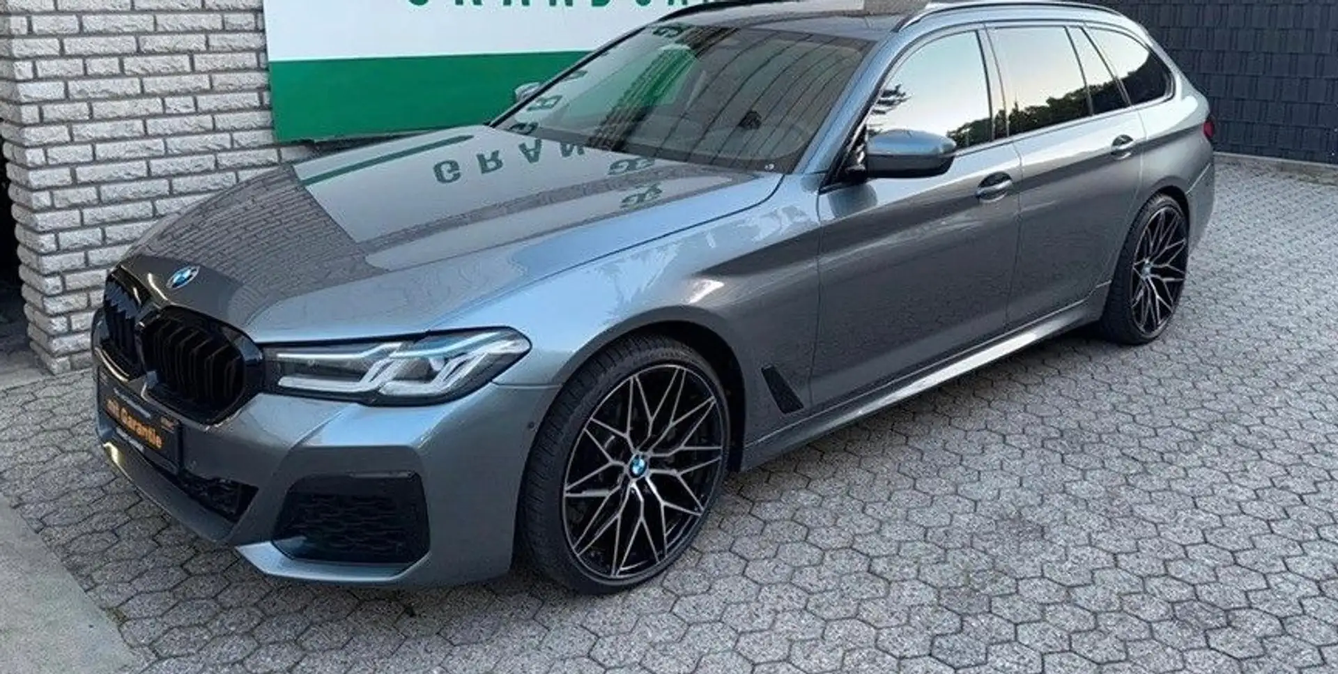 BMW 520 520d Touring mhev 48V Msport auto Grigio - 2