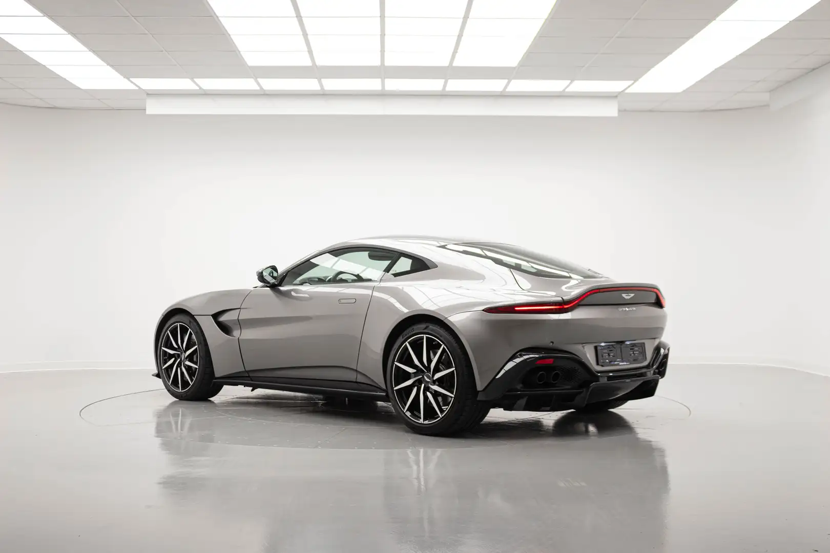 Aston Martin Vantage Coupé Grigio - 2