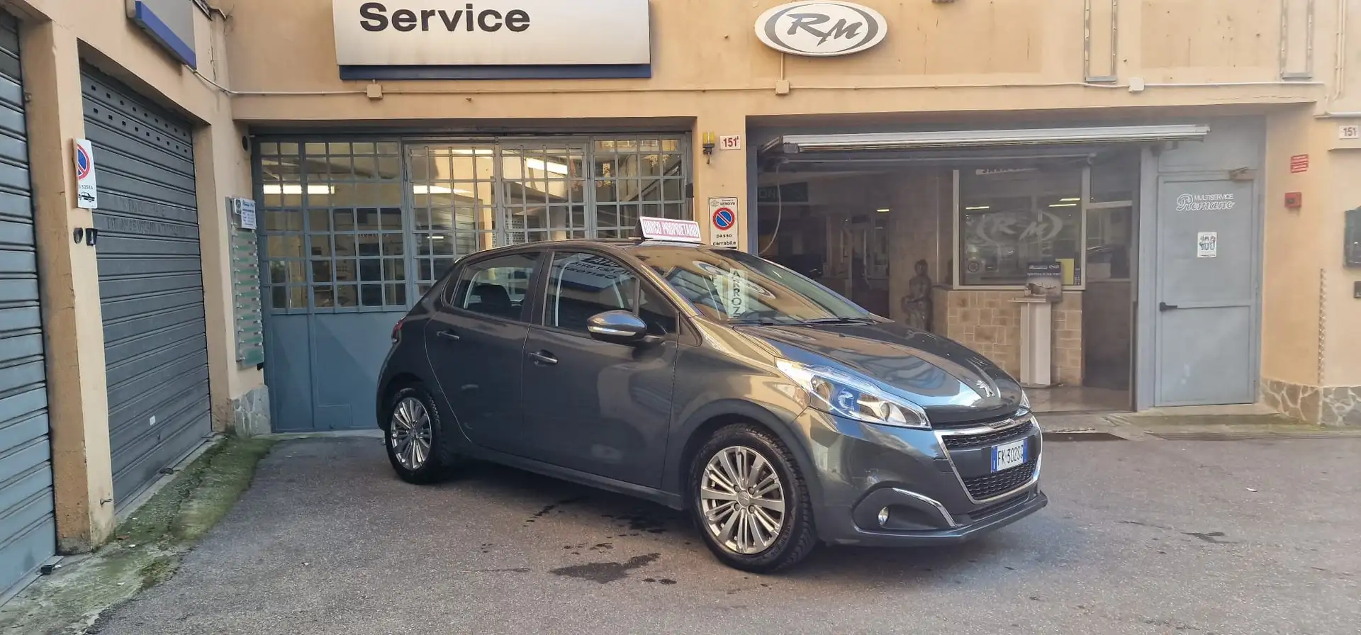 Peugeot 208 208 5p 1.6 bluehdi Allure 75cv NEOPATENTATI Grigio - 2