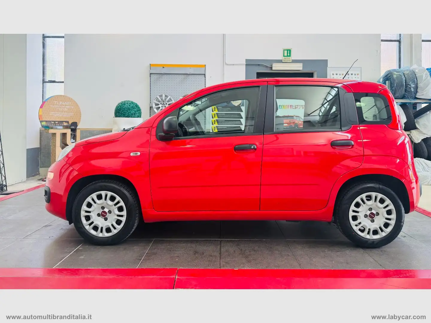 Fiat Panda 1.0 FireFly S&S Hybrid Rosso - 2