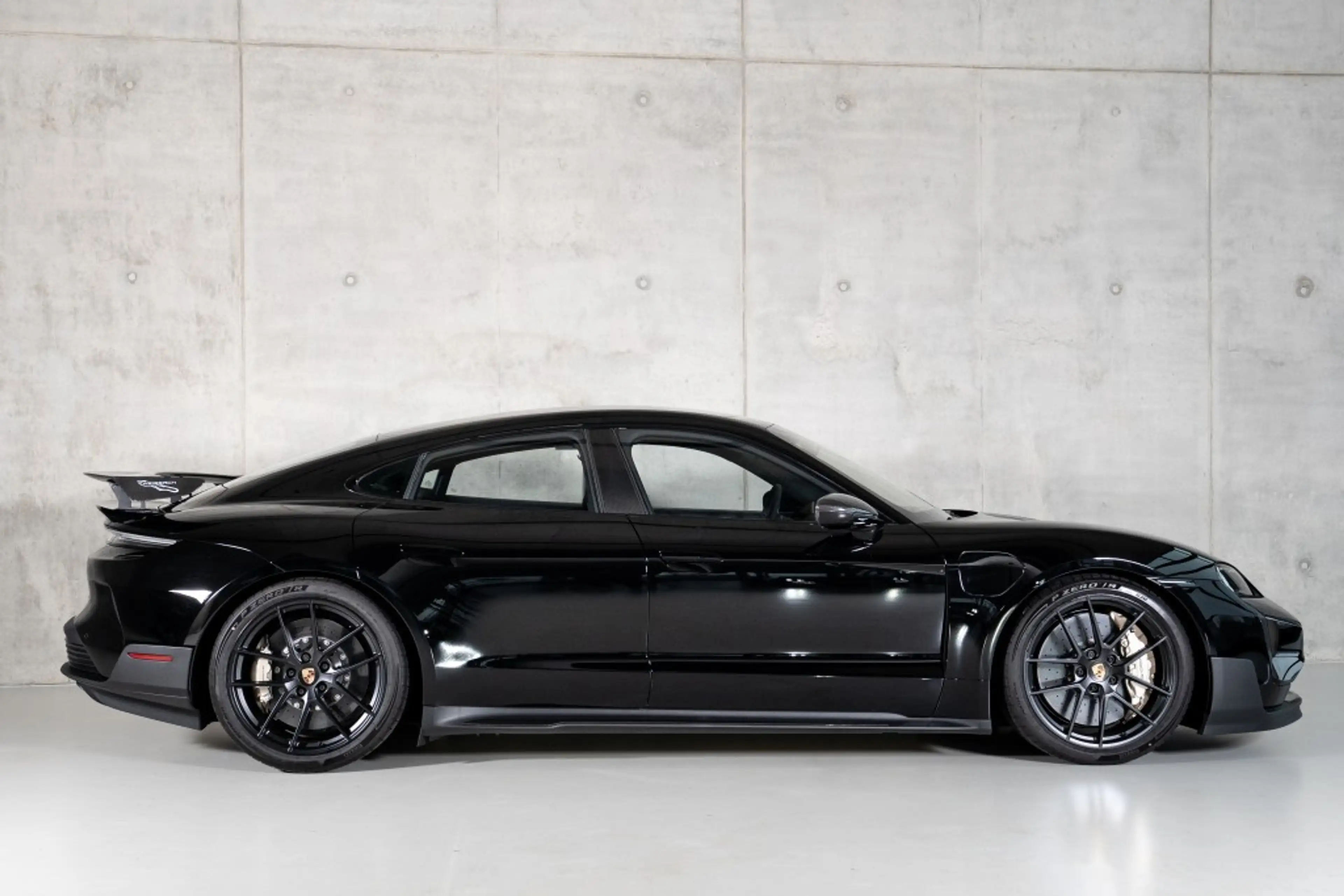 Porsche Taycan Turbo GT WEISSACH-PACKET ON STOCK! — photo 10