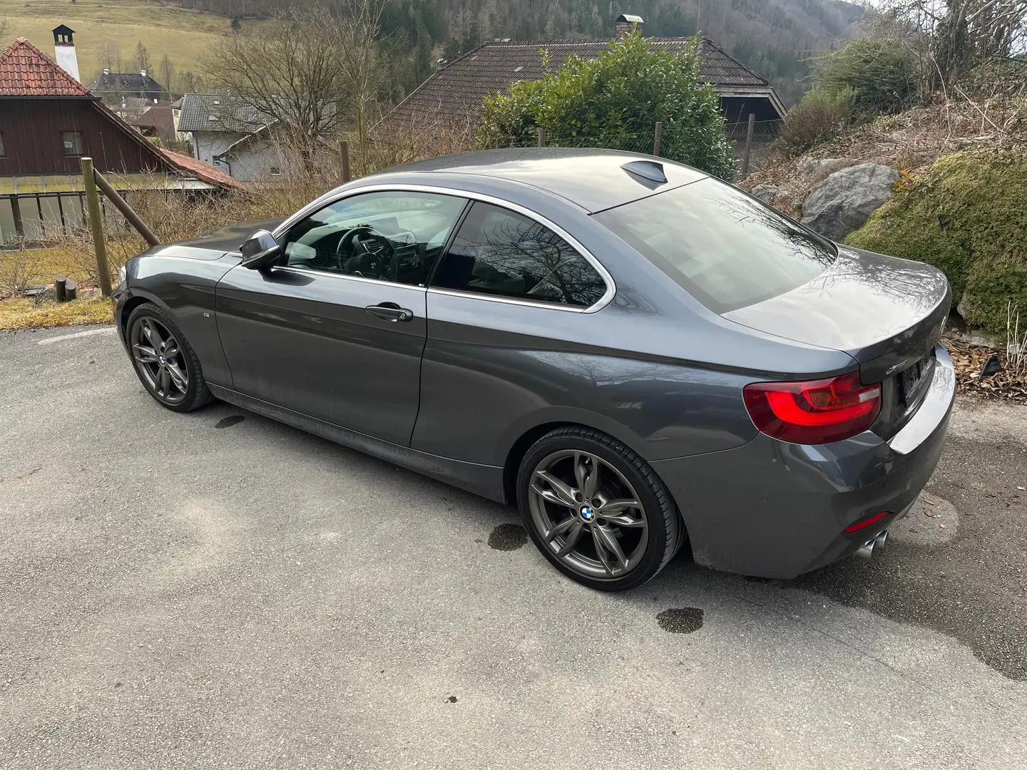 BMW 220 220d Coupé M Sport Aut. M Sport Grau - 2