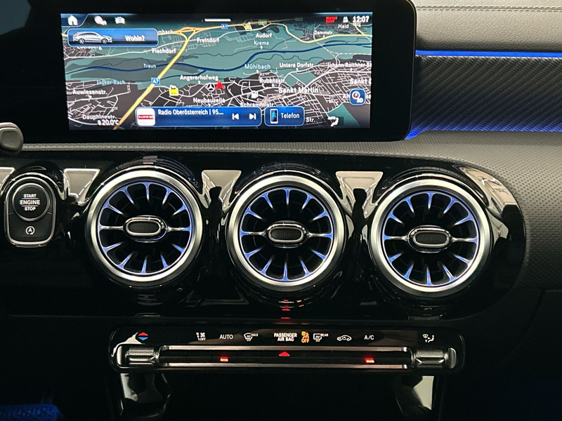 Mercedes-Benz CLA 180 Shooting Brake Cam PTS Navi Wide LED — photo 10