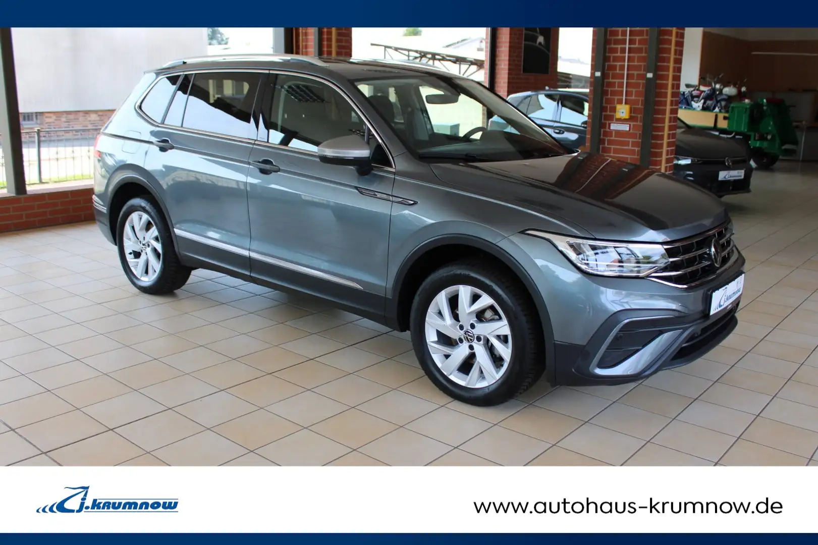 Volkswagen Tiguan Allspace Tiguan Allspace Life 1.5 TSI OPF DSG 7-Sitze+AHK Grau - 1