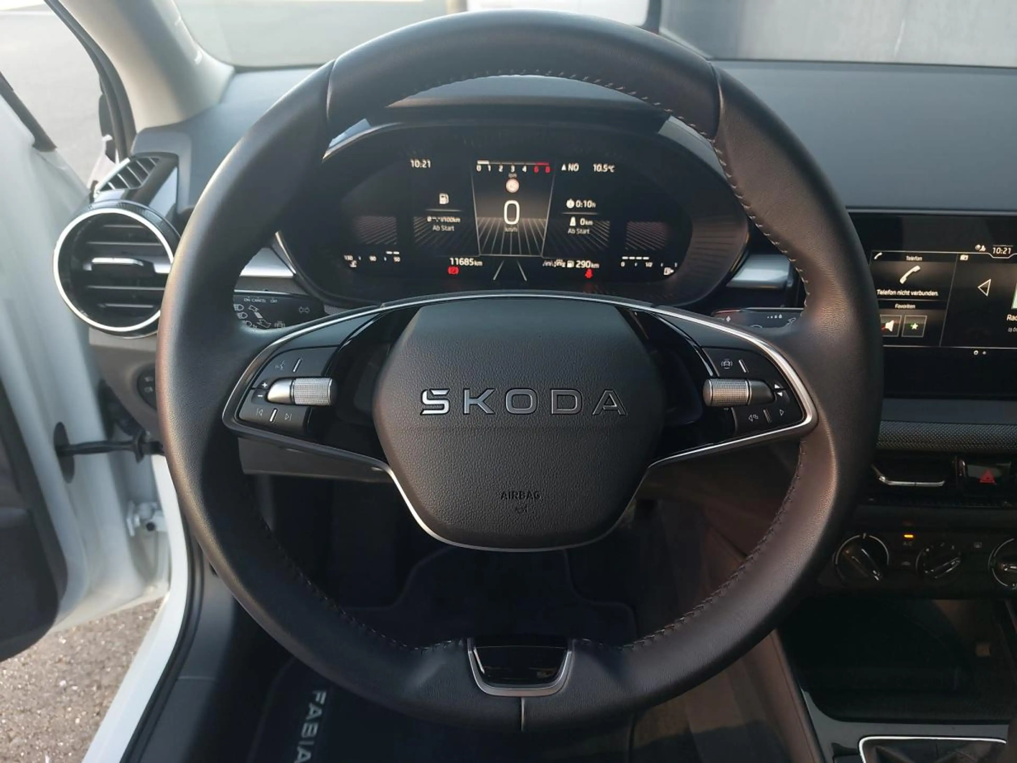 Skoda Fabia Selection 1.0 MPI — photo 13