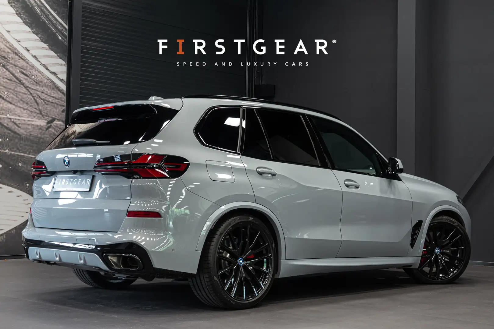 BMW X5 xDrive50e *M-Sport Pro / Actieve-Besturing / Lucht Grijs - 2