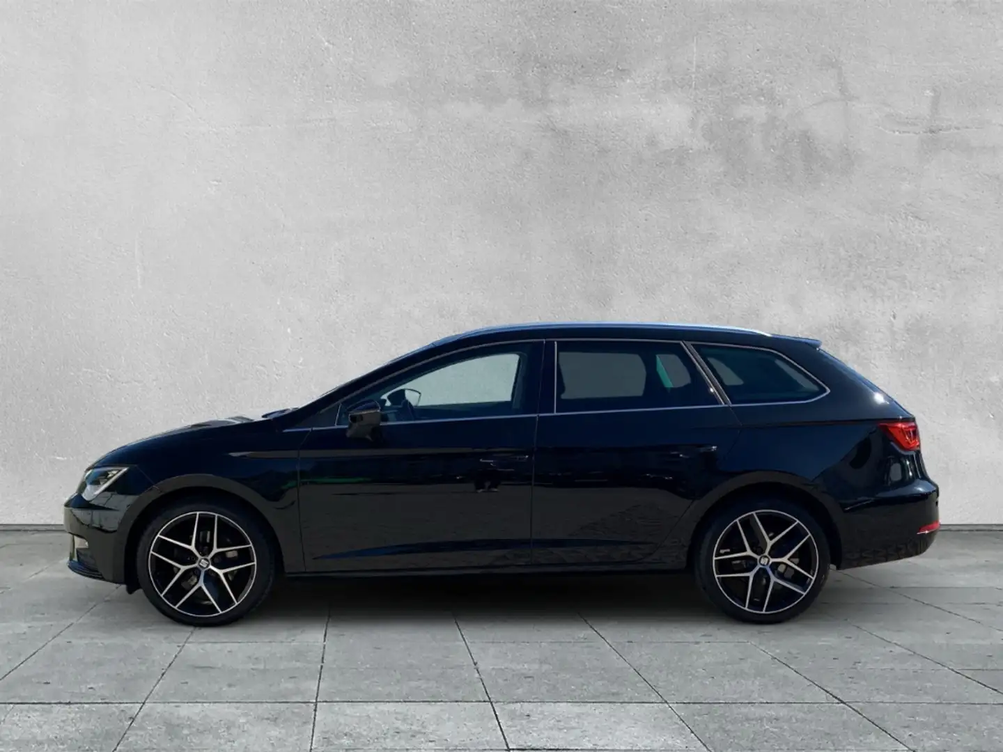 SEAT Leon Xcellence 1.5 TSI Sportstourer +SHZ+KAMERA Schwarz - 2