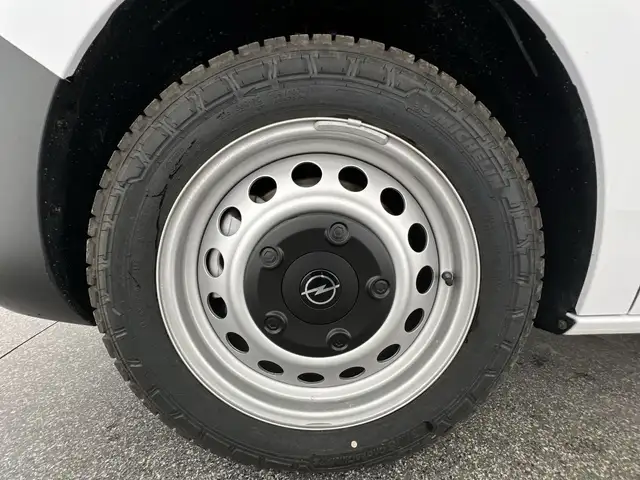 Opel Vivaro view 10