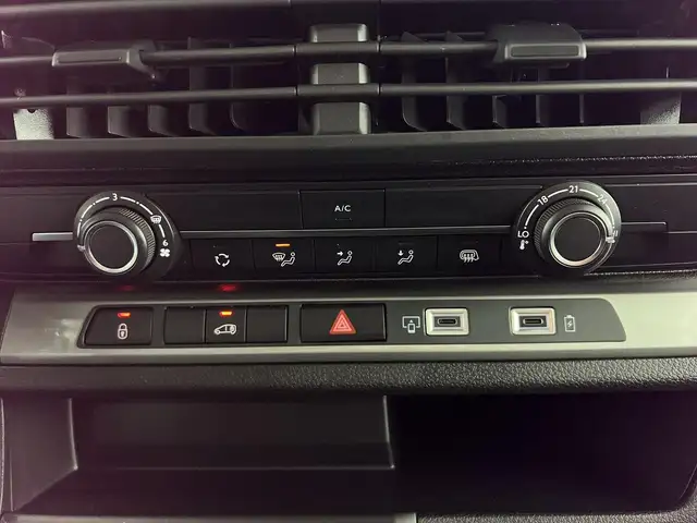 Opel Vivaro view 12