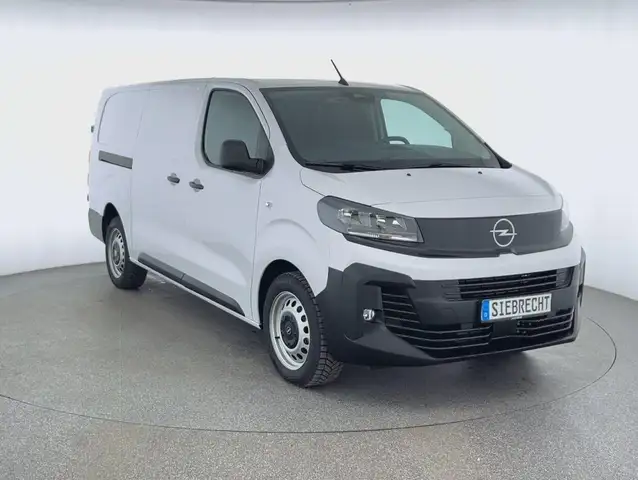 Opel Vivaro view 3