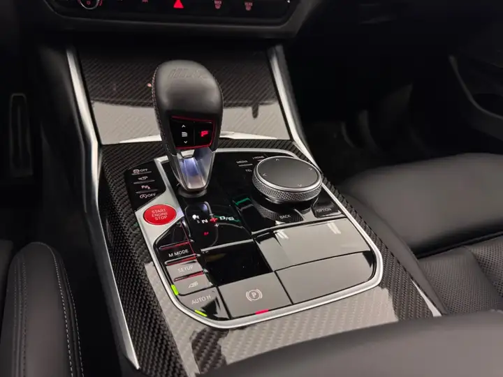 BMW M3 2026, foto 27