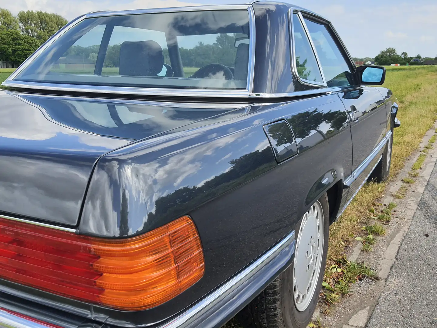 Mercedes-Benz SL 300 Leder, Klima, SHZ, Verdeck neu, toller Zustand! Černá - 2