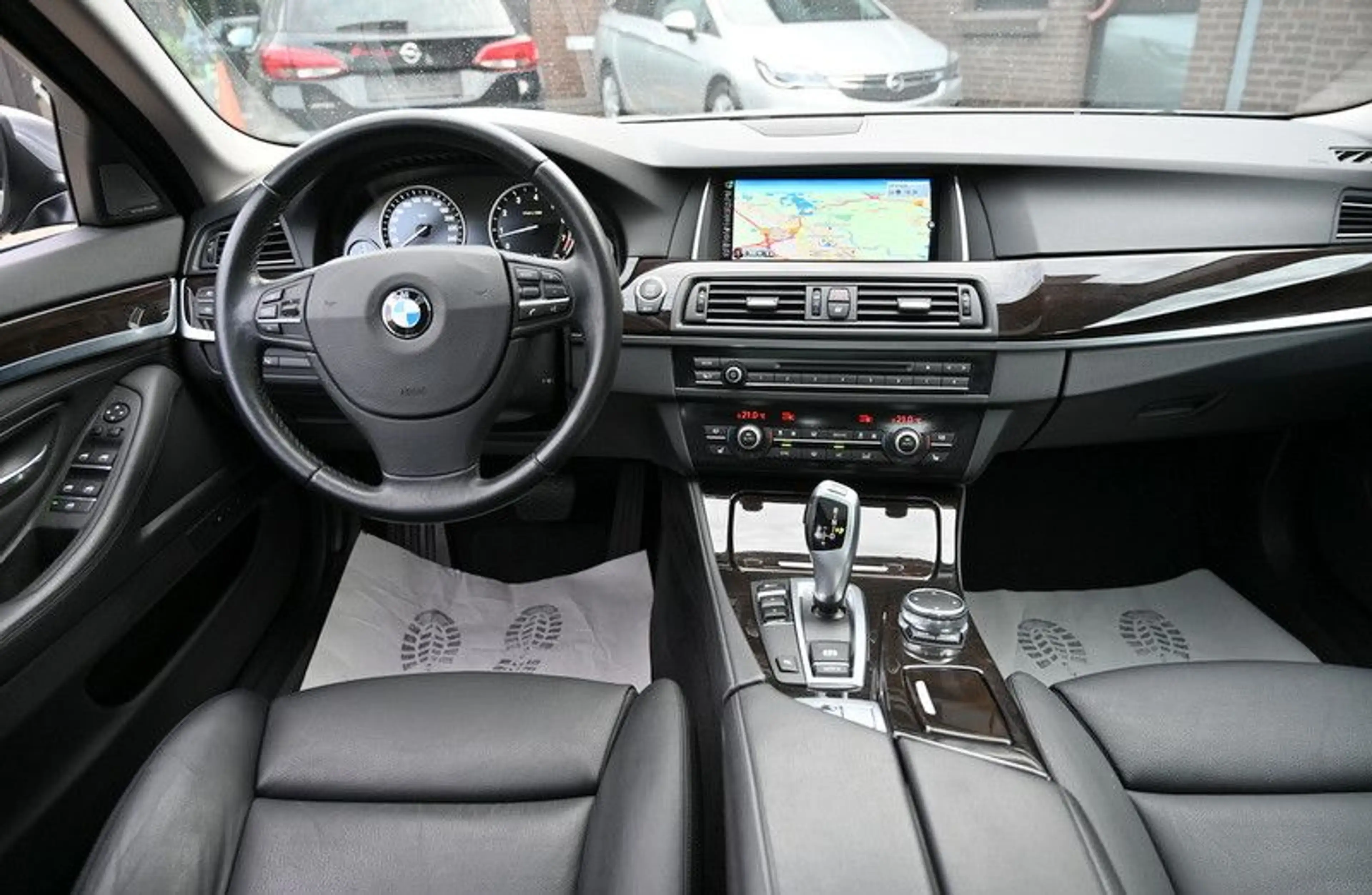 BMW 535 i Limousine Leder Bi-Xenon Cam Schiebedach — photo 10