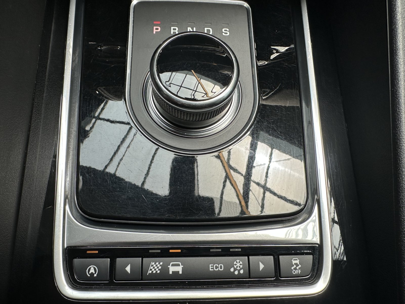 Jaguar F-Pace R-Sport 20d AWD — photo 26
