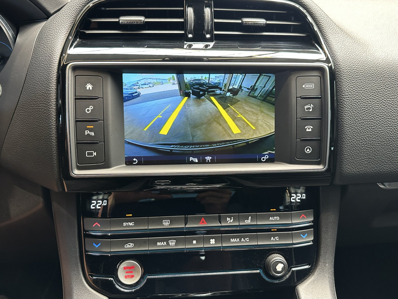 Jaguar F-Pace R-Sport 20d AWD — photo 12