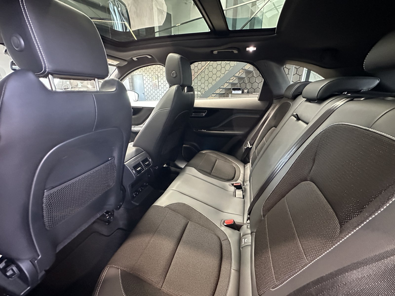Jaguar F-Pace R-Sport 20d AWD — photo 16