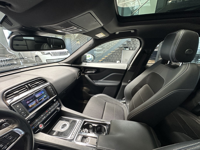 Jaguar F-Pace R-Sport 20d AWD — photo 10