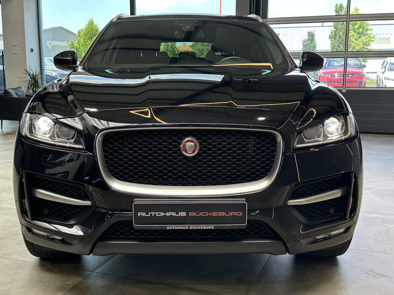 Jaguar F-Pace R-Sport 20d AWD — photo 2