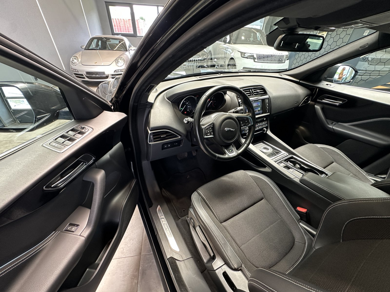 Jaguar F-Pace R-Sport 20d AWD — photo 7