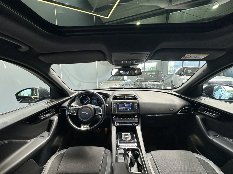 Jaguar F-Pace R-Sport 20d AWD — photo 14