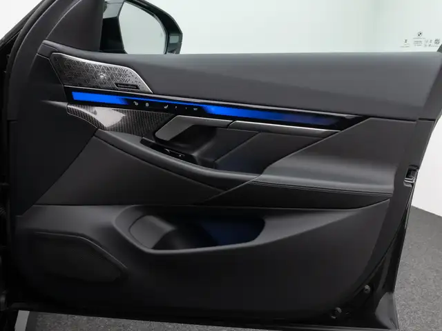 BMW M5 view 26