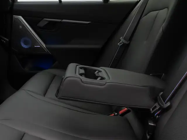 BMW M5 view 23